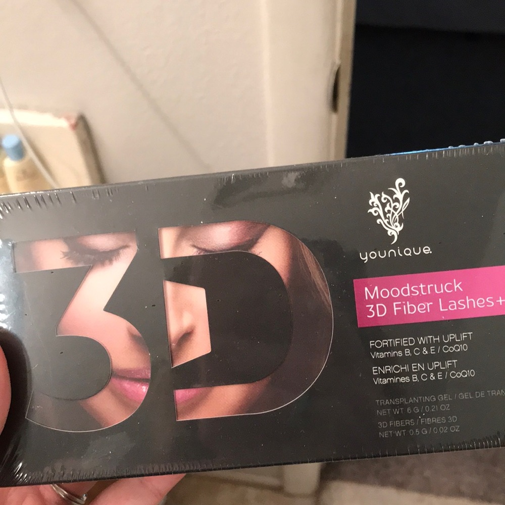Younique mood struck & 3D fibers